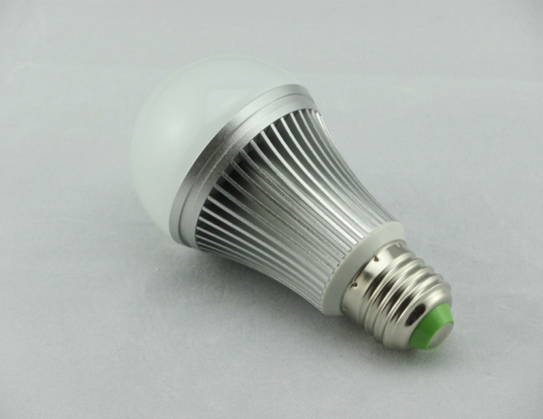 泉芯QX6101广泛应用于LED灯具产品